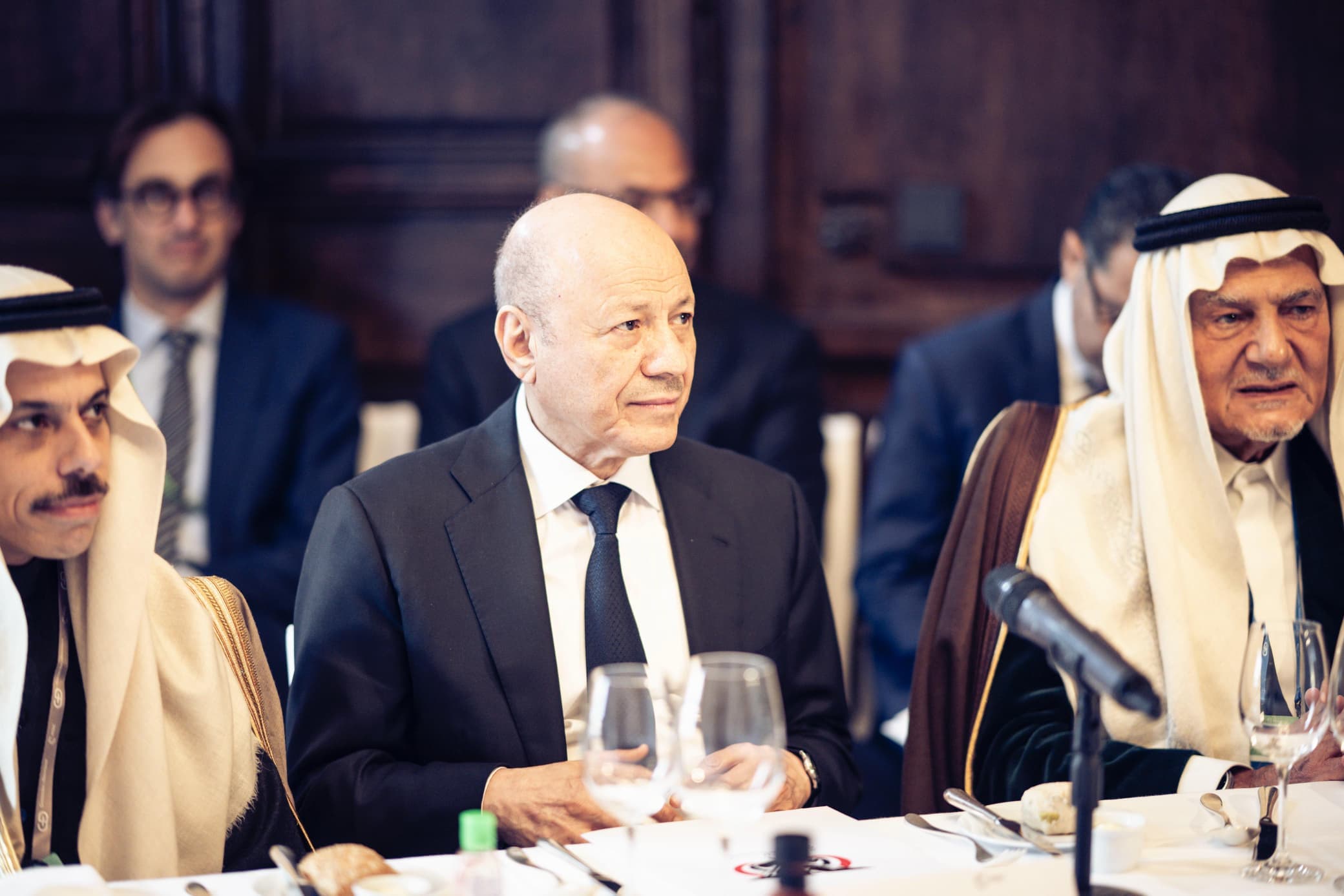 الرئيس العليمي… عقل الدولة اليمنية في مواجهة الفوضى والمخاطر الإقليمية!!